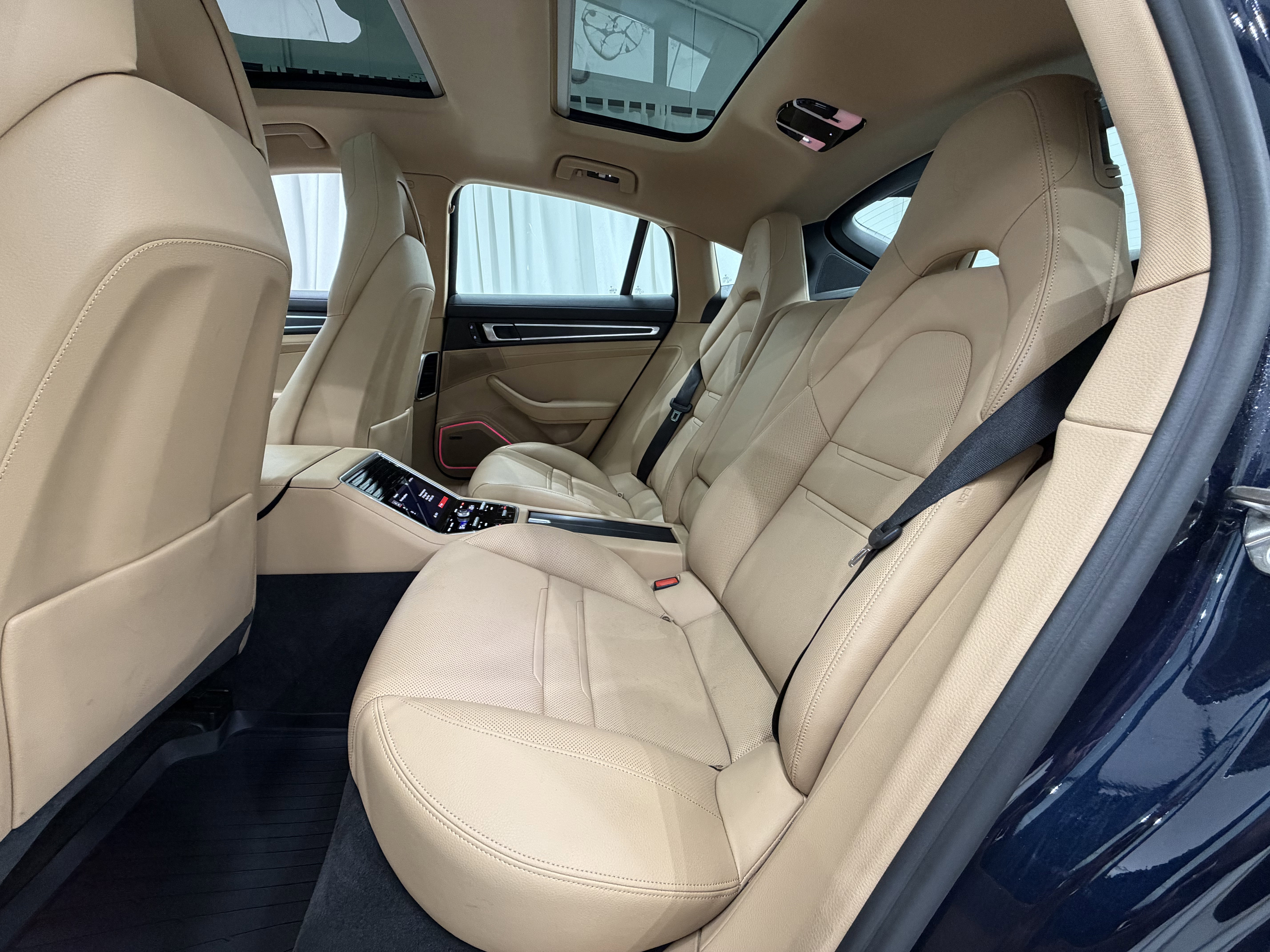 Certified 2023 Porsche Panamera 4 Platinum Edition image 20