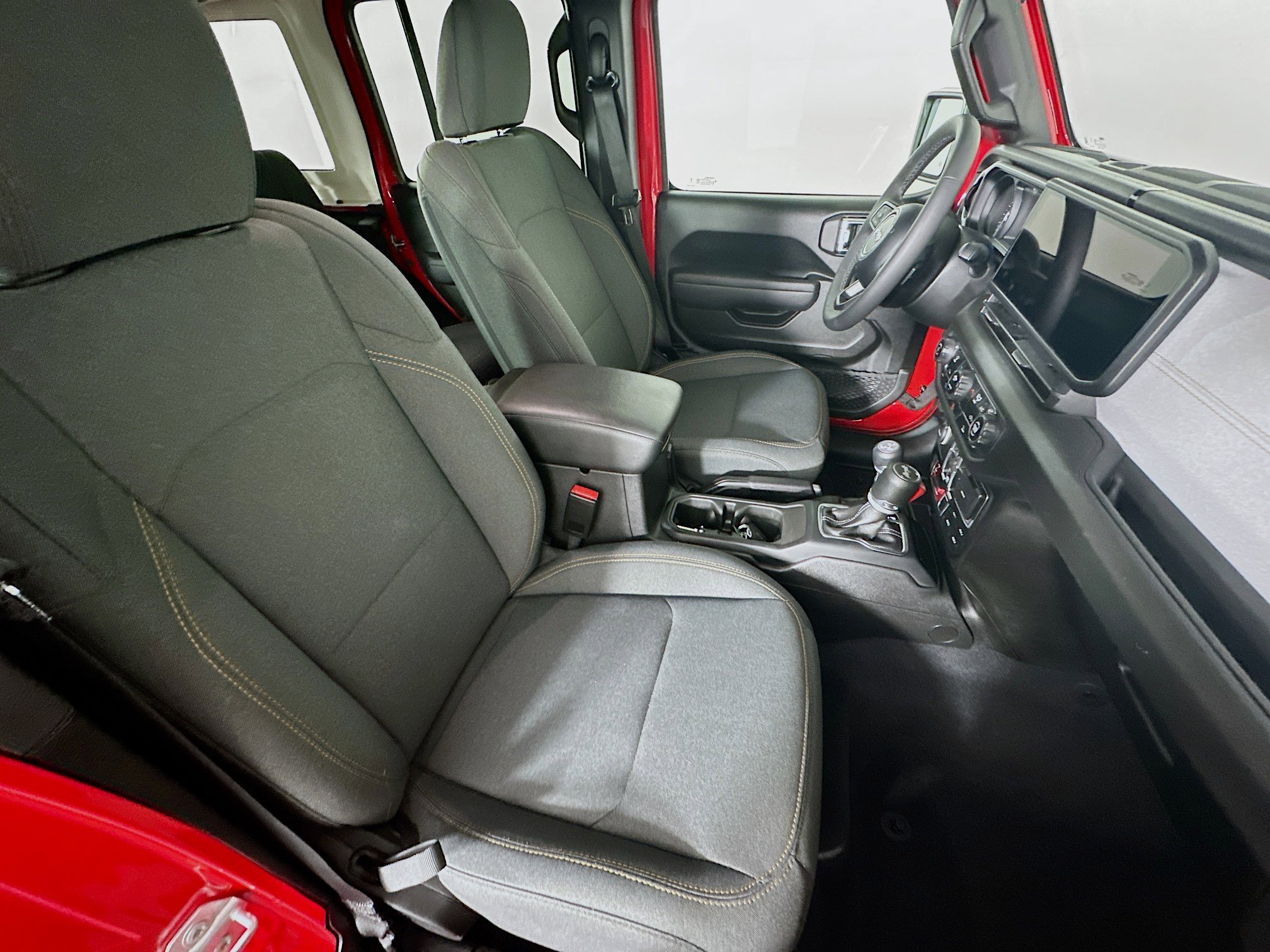 Used 2025 Jeep Wrangler Willys image 29