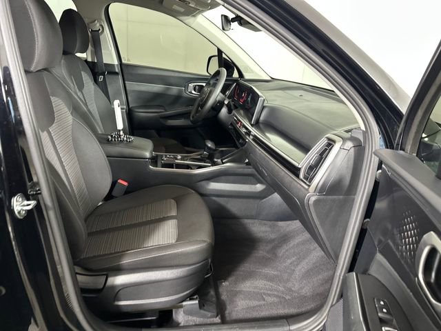 Used 2024 Kia Sorento LX image 28
