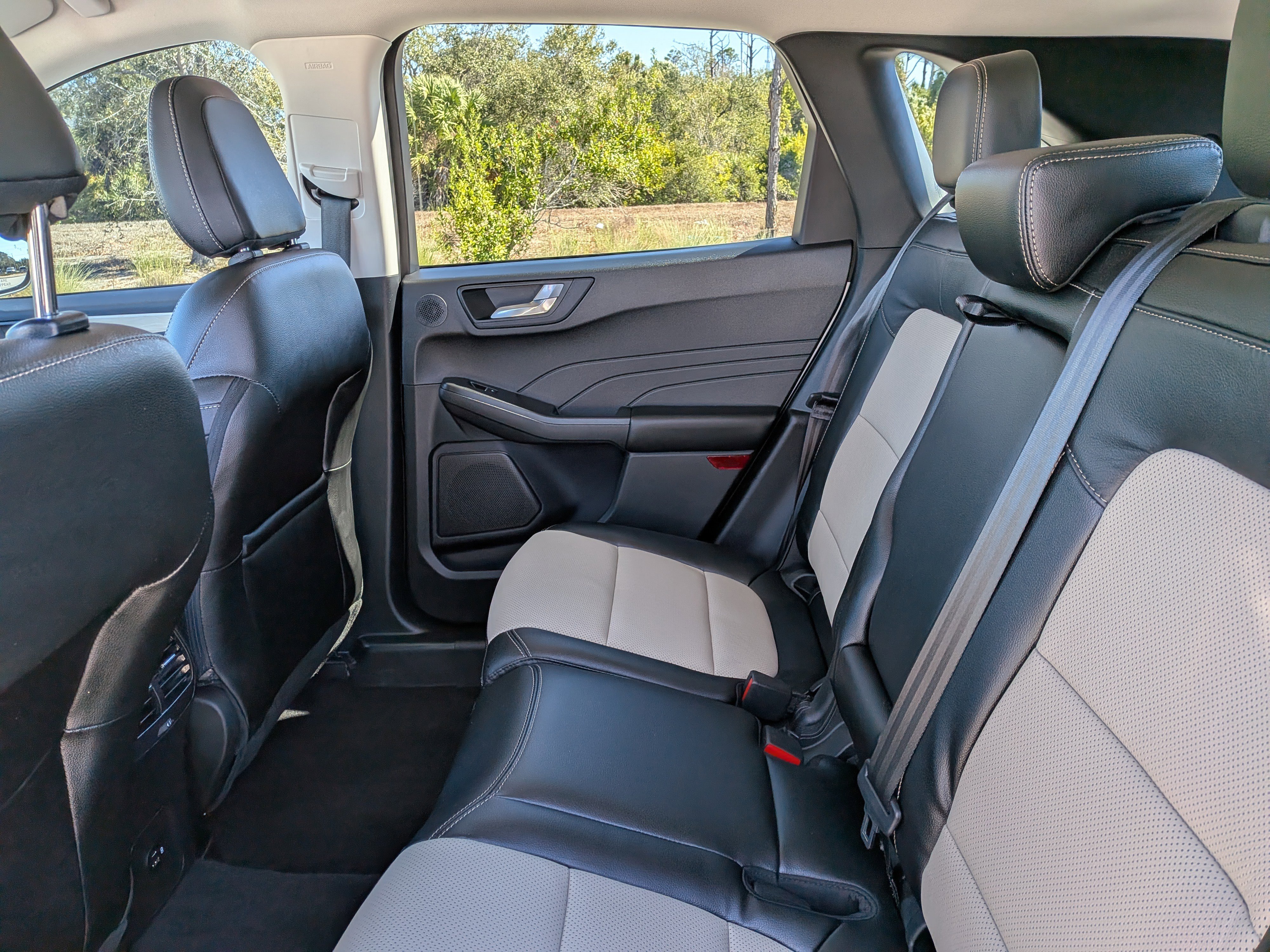 Used 2022 Ford Escape Titanium w/ Titanium Premium Package image 16