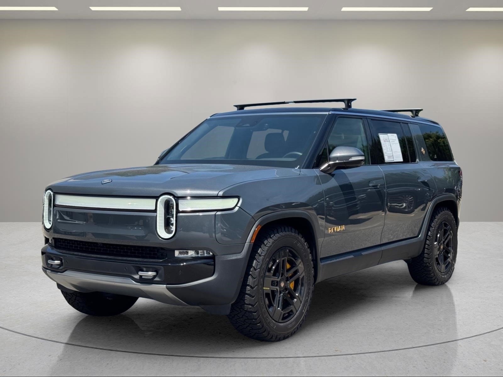 Used 2022 Rivian R1S Launch Edition AWD/4WD image 1