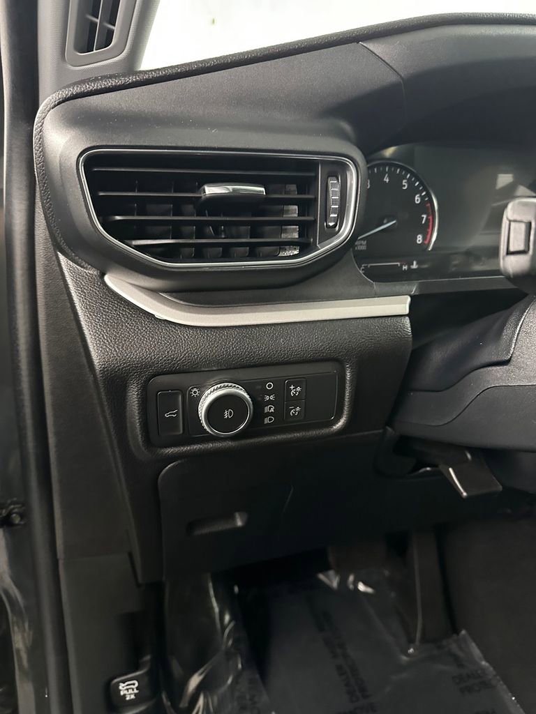 Used 2022 Ford Explorer XLT w/ Equipment Group 202A image 15