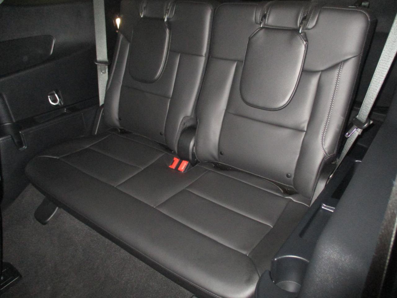 Used 2023 Ford Explorer XLT w/ Equipment Group 202A image 11