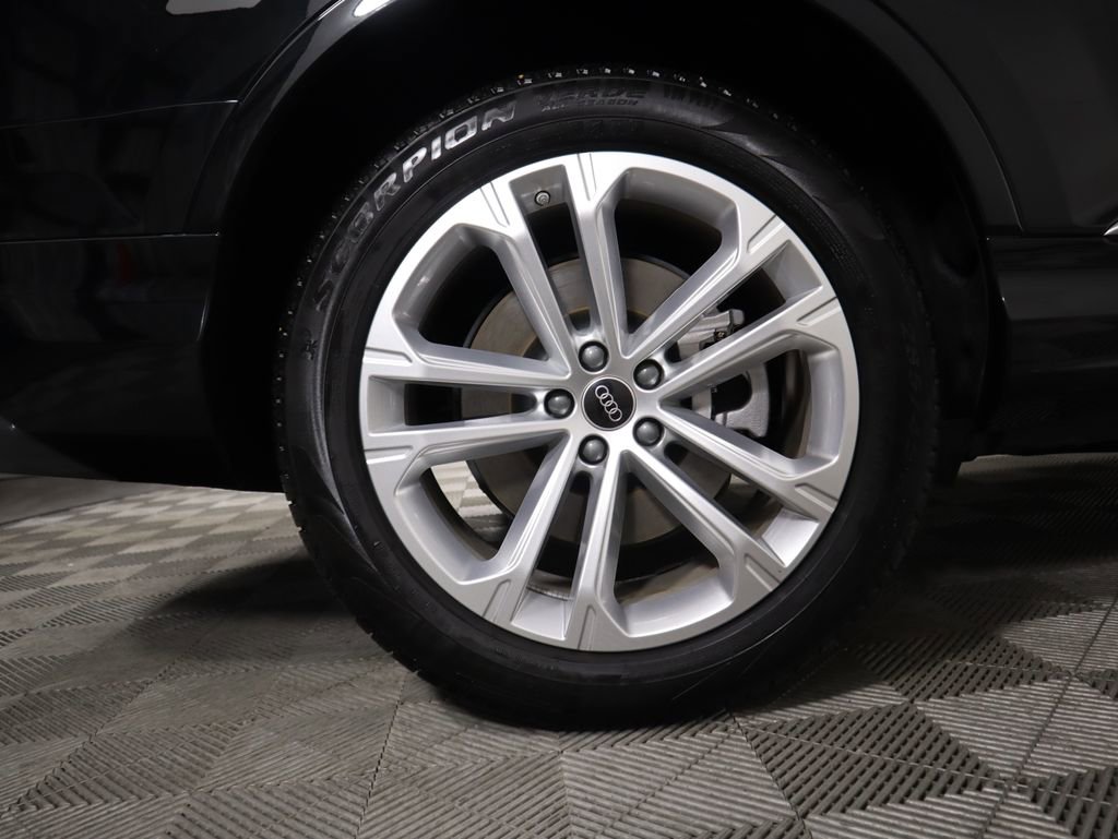 Certified 2025 Audi Q7 2.0T Premium image 32