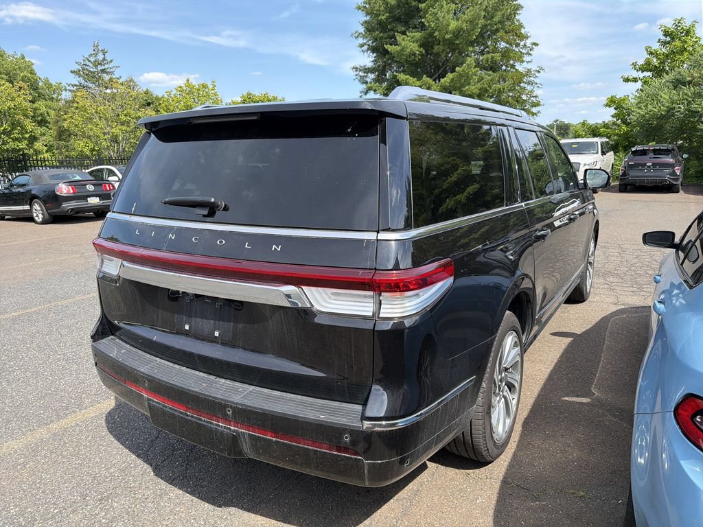 Certified 2024 Lincoln Navigator L Reserve AWD/4WD image 4