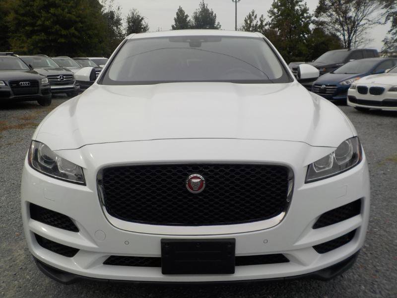 Used 2019 Jaguar F-PACE Prestige image 8
