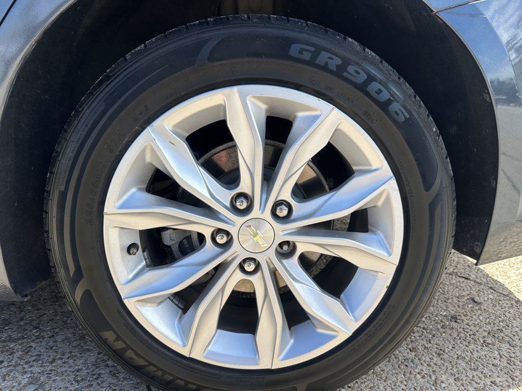 Used 2019 Chevrolet Malibu LT FWD image 9