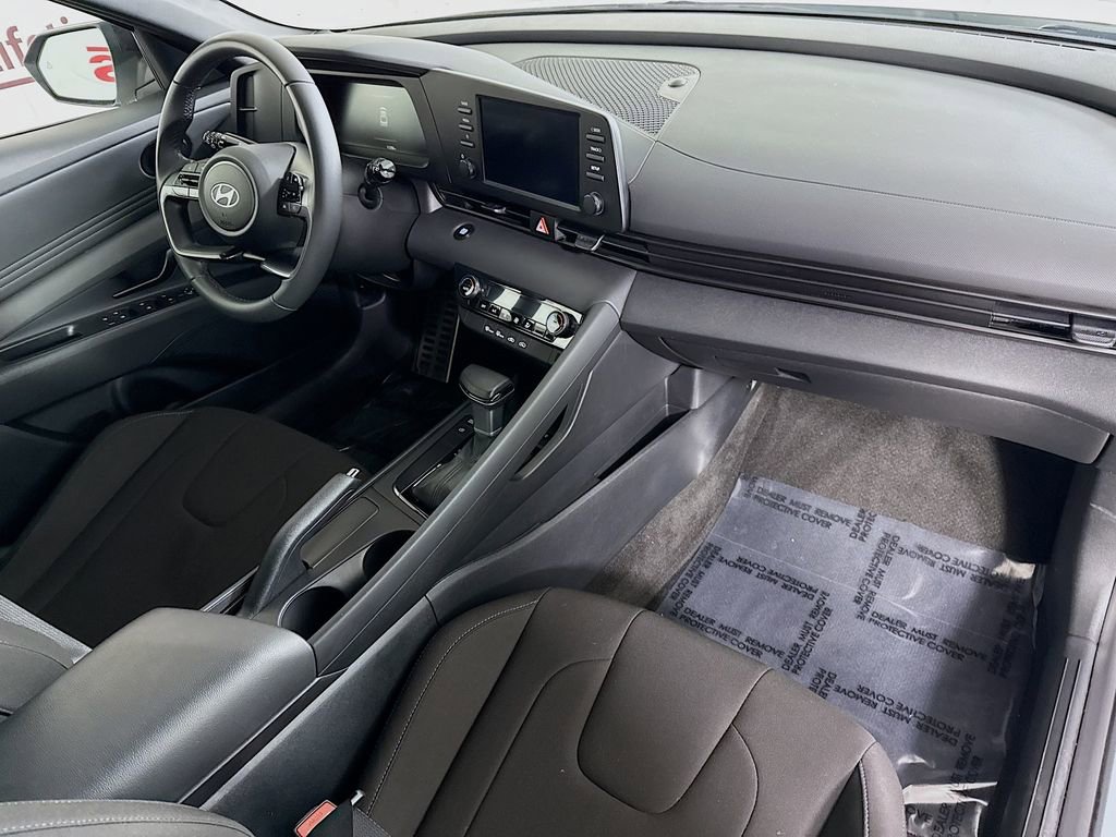 Certified 2025 Hyundai Elantra Sport FWD image 29