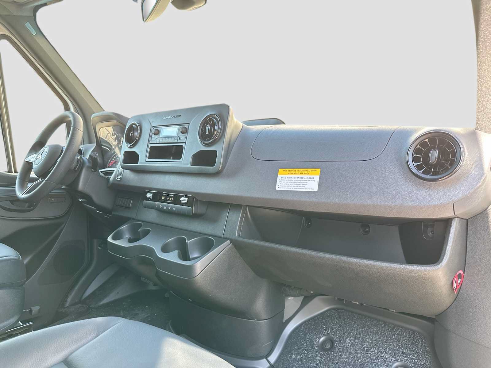 Used 2025 Mercedes-Benz Sprinter 2500 image 28