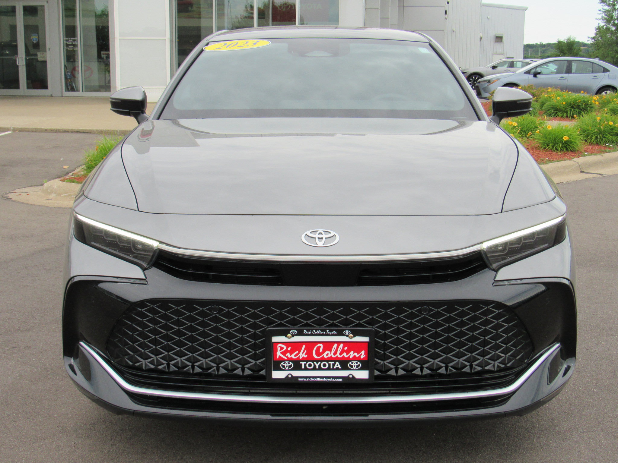 Used 2023 Toyota Crown AWD/4WD image 3