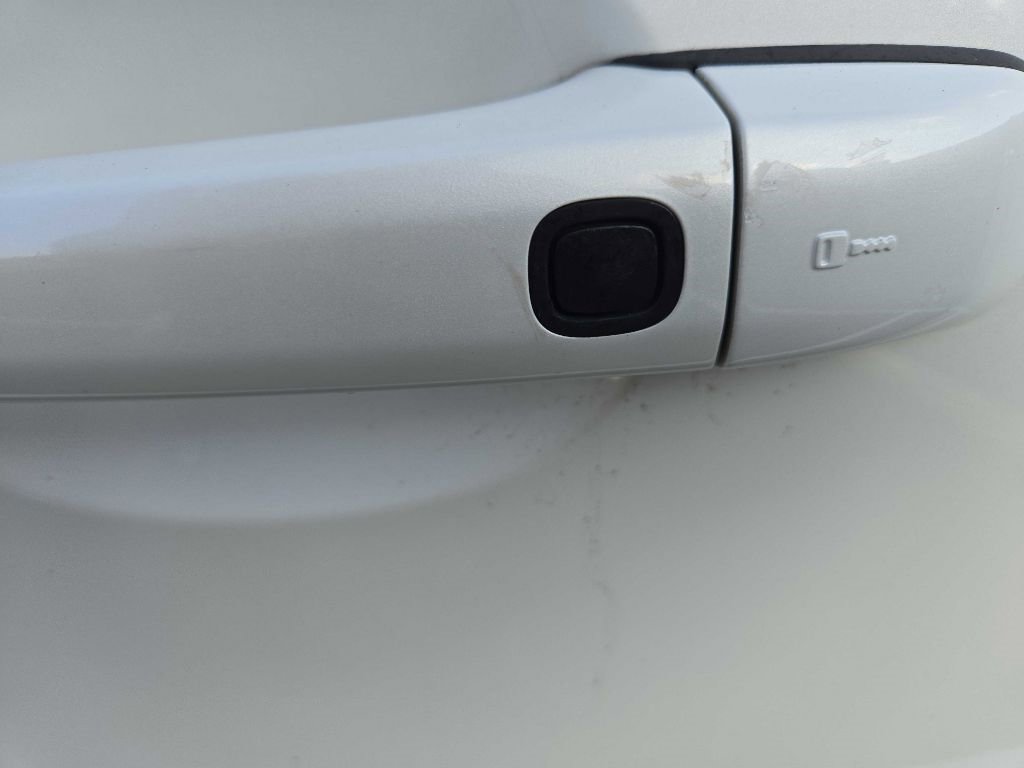 Used 2017 Volvo XC60 T6 Inscription w/ Climate Package image 10