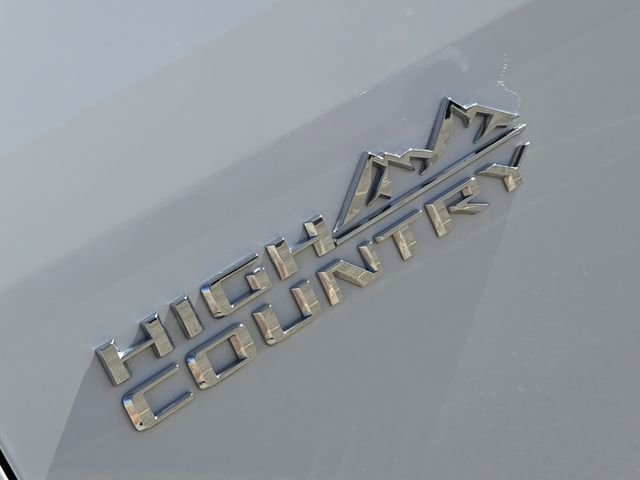 Used 2023 Chevrolet Traverse High Country image 11