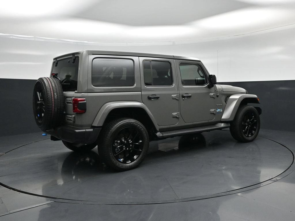 Used 2023 Jeep Wrangler Unlimited Sahara w/ Cold Weather Group AWD/4WD image 24