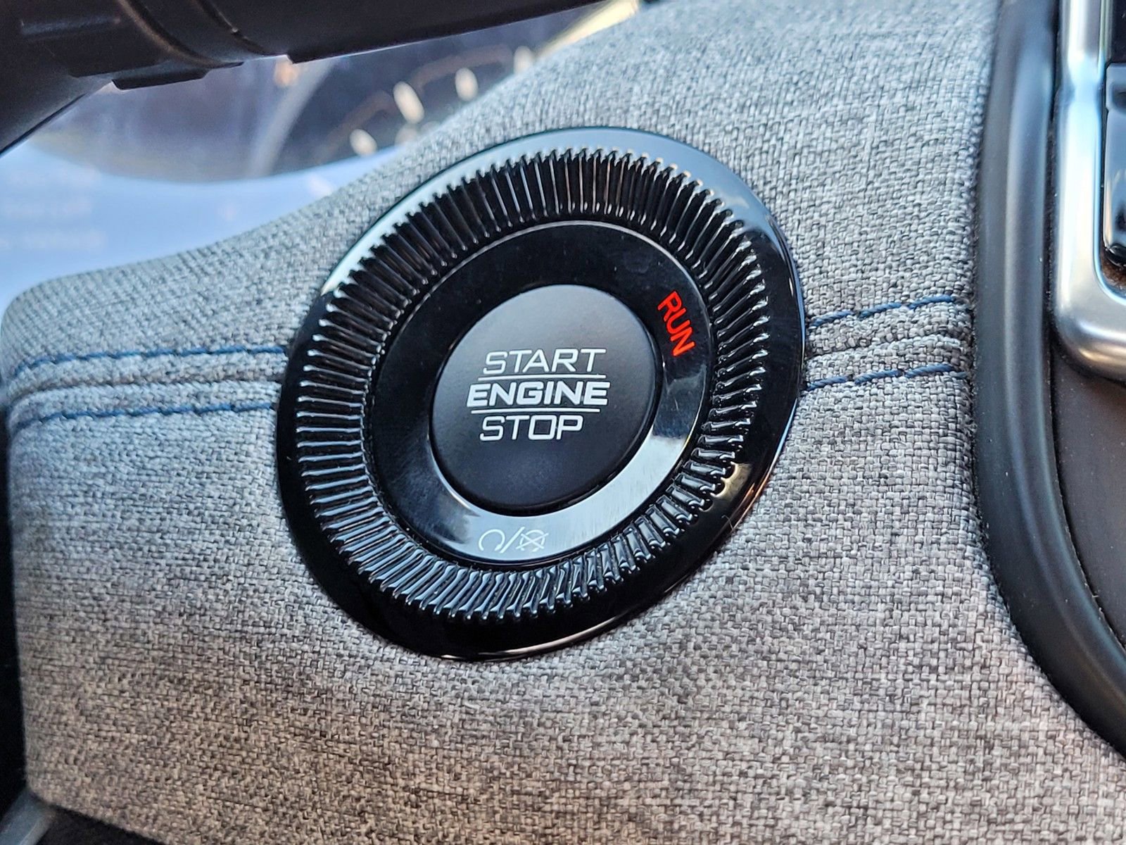 Used 2023 Jeep Compass Sport image 27