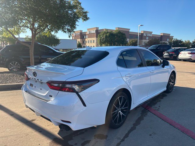 Used 2024 Toyota Camry SE FWD image 5