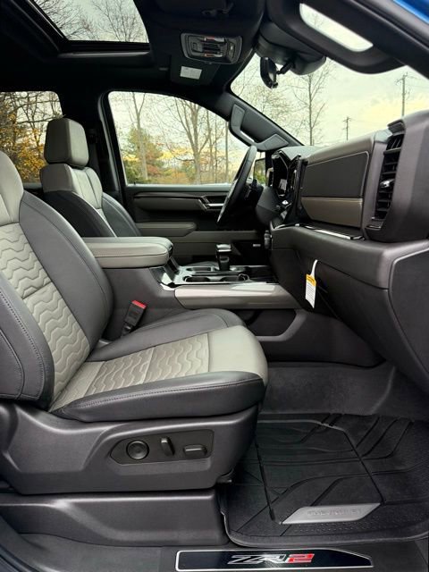 Used 2025 Chevrolet Silverado 1500 ZR2 w/ Technology Package image 18