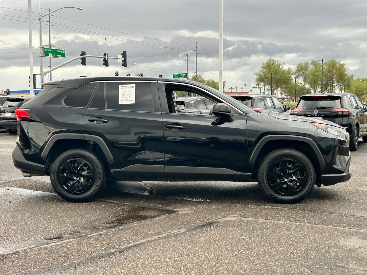 Used 2022 Toyota RAV4 LE FWD image 7
