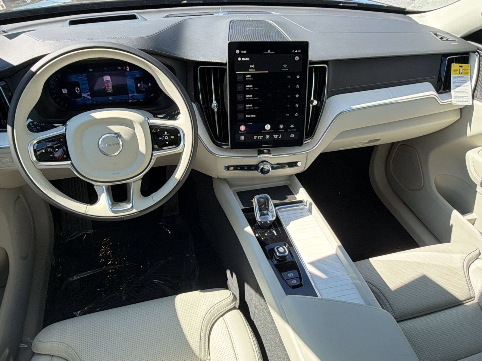 New 2027 Volvo XC60 B5 Ultra AWD/4WD image 16