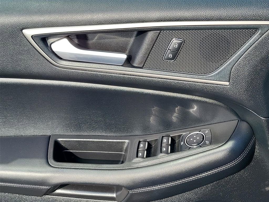 Used 2022 Ford Edge SEL image 15