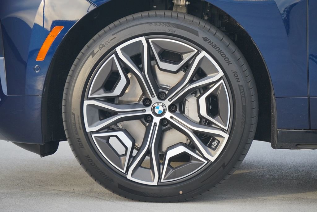 New 2026 BMW iX xDrive45 w/ Premium Package image 5