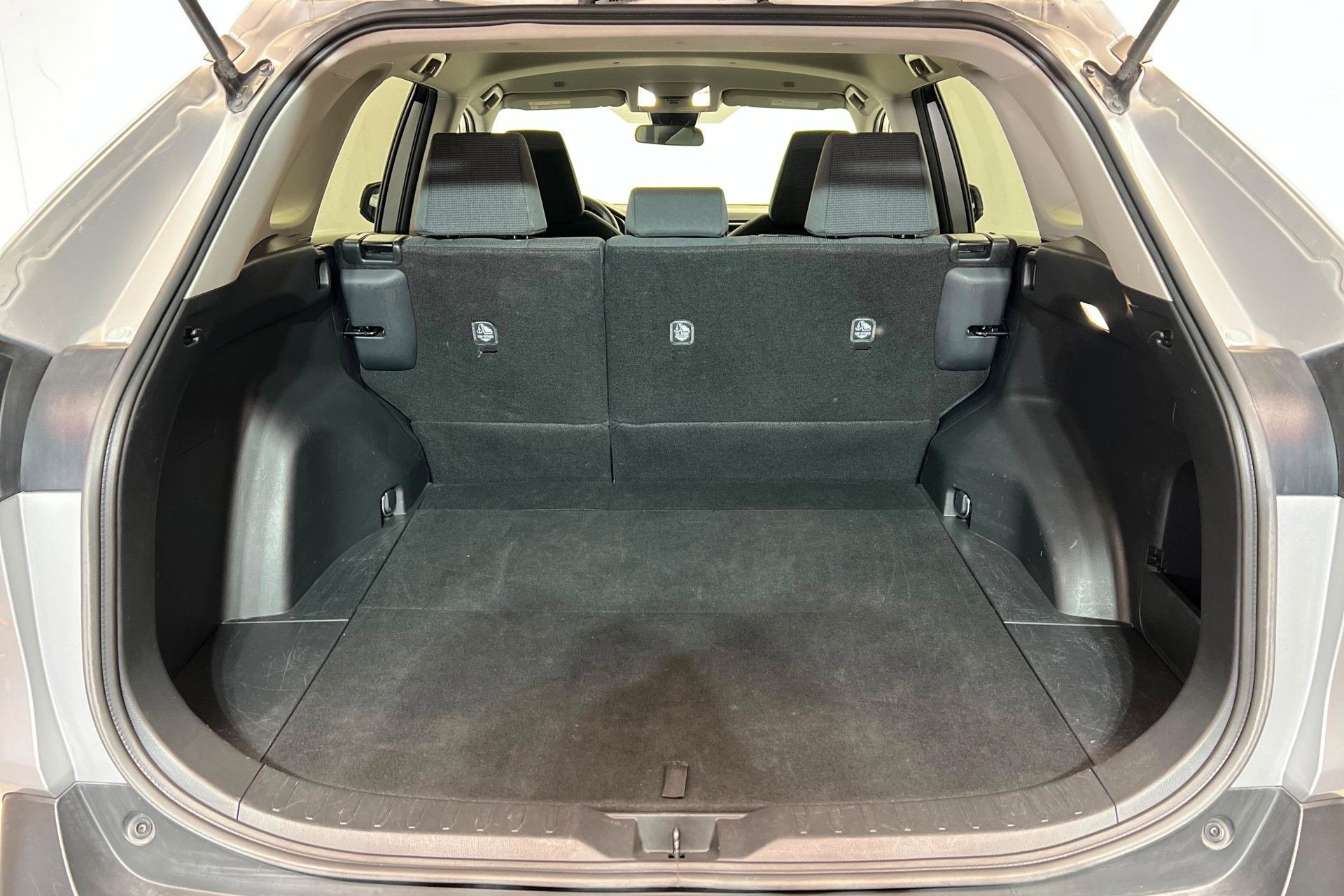 Used 2024 Toyota RAV4 LE image 23