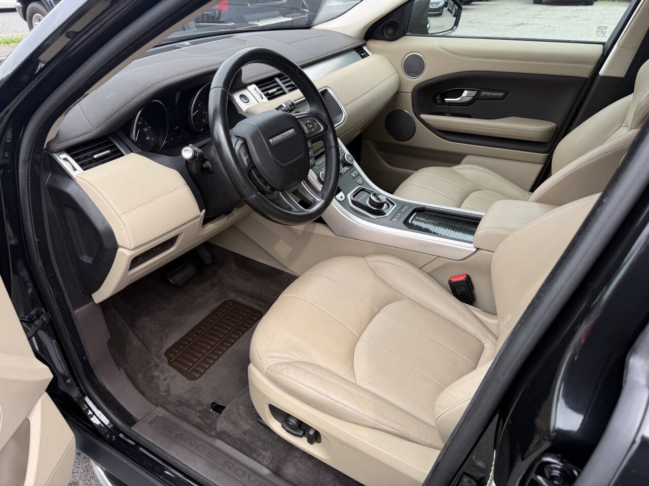 Used 2017 Land Rover Range Rover Evoque SE Premium AWD/4WD image 8