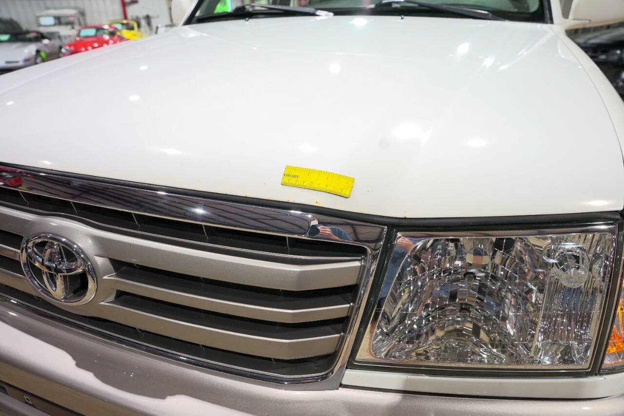 Used 2005 Toyota Land Cruiser AWD/4WD image 30