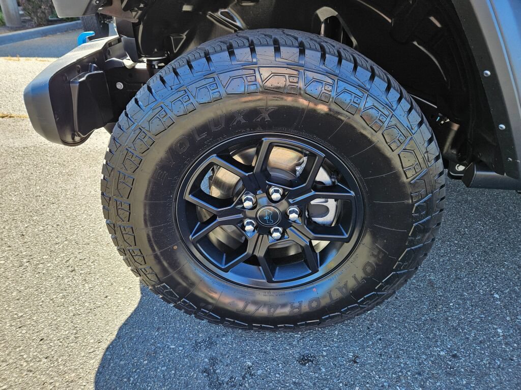 Used 2024 Jeep Wrangler Unlimited AWD/4WD image 8