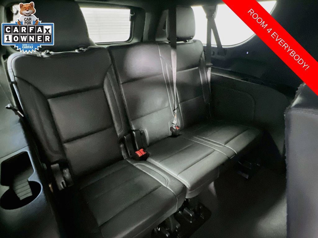 Used 2022 Chevrolet Suburban LT w/ Luxury Package RWD image 29