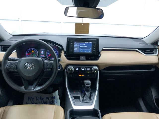 Used 2019 Toyota RAV4 XLE w/ Convenience Package FWD image 14