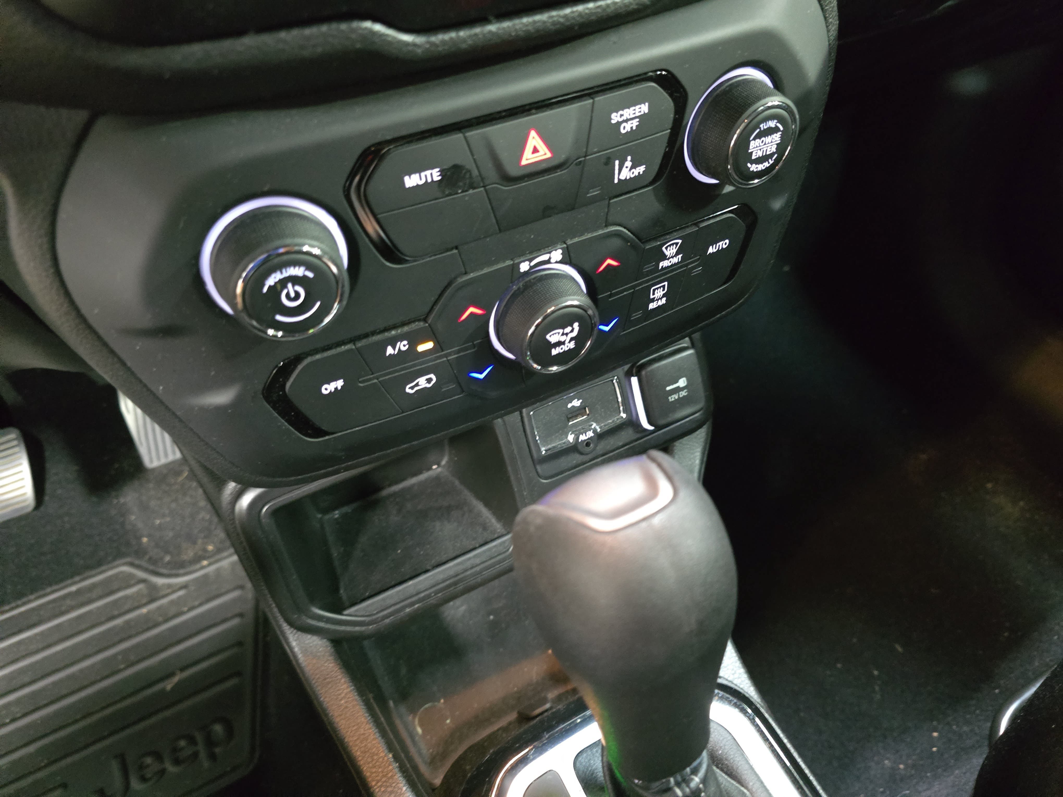 Used 2021 Jeep Renegade Latitude FWD image 21