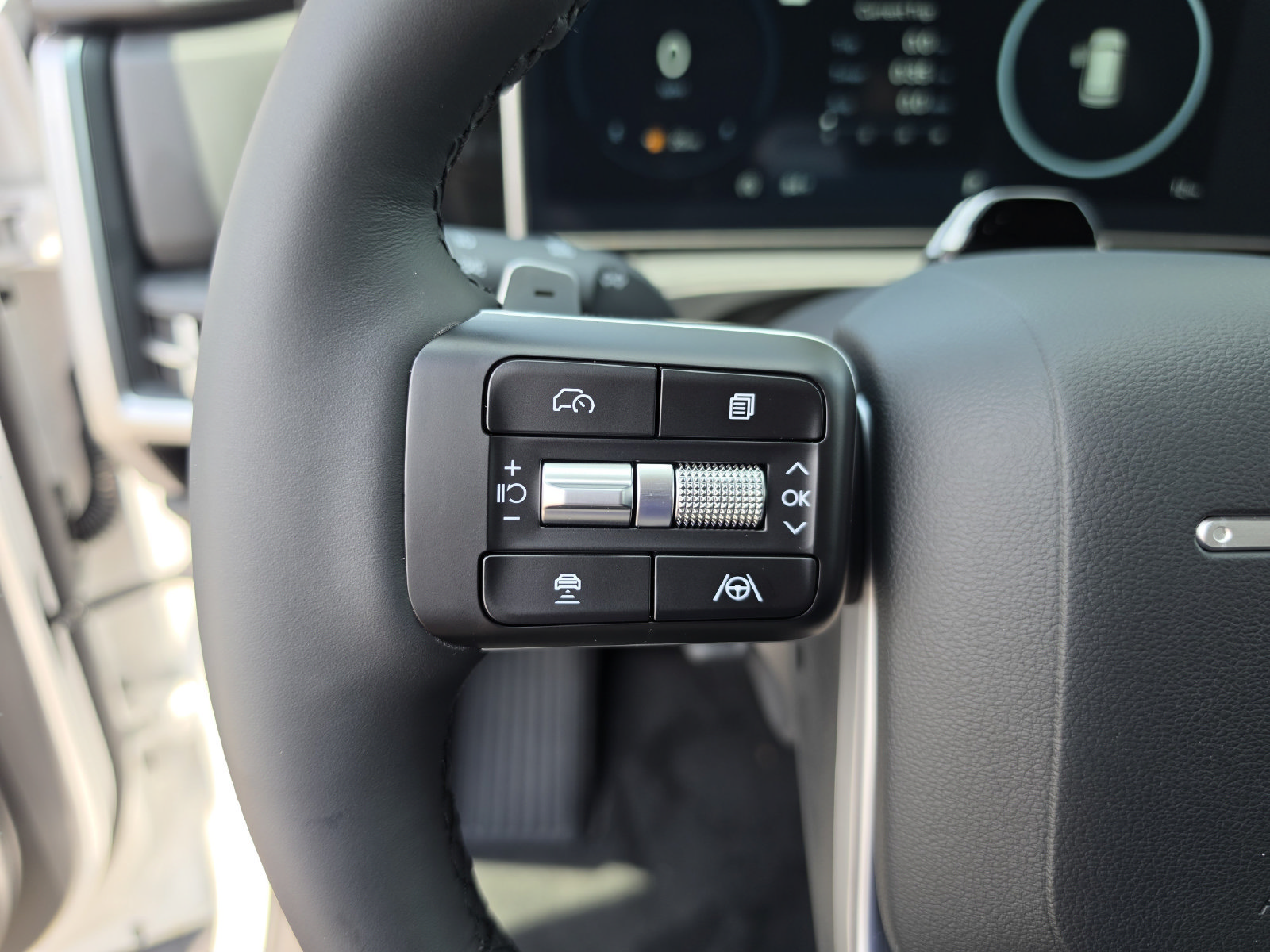 New 2026 Hyundai Santa Fe Limited FWD image 31
