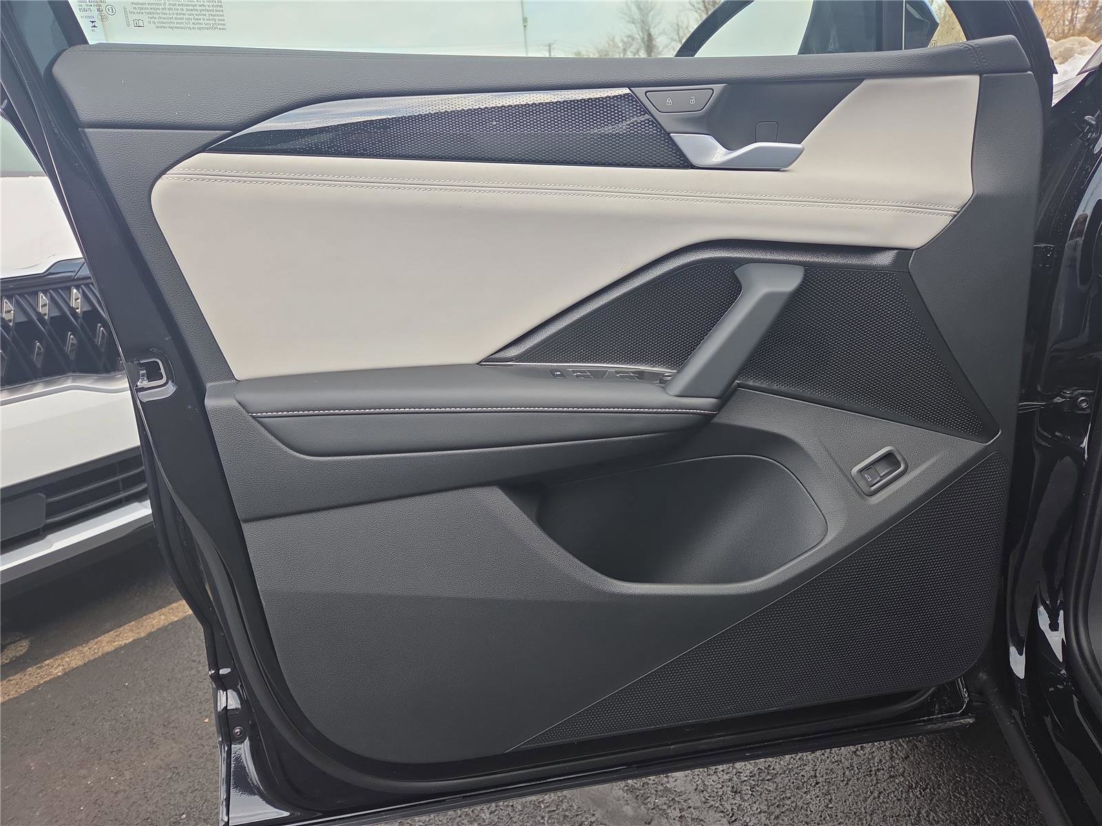 New 2026 Volkswagen Tiguan SE image 12