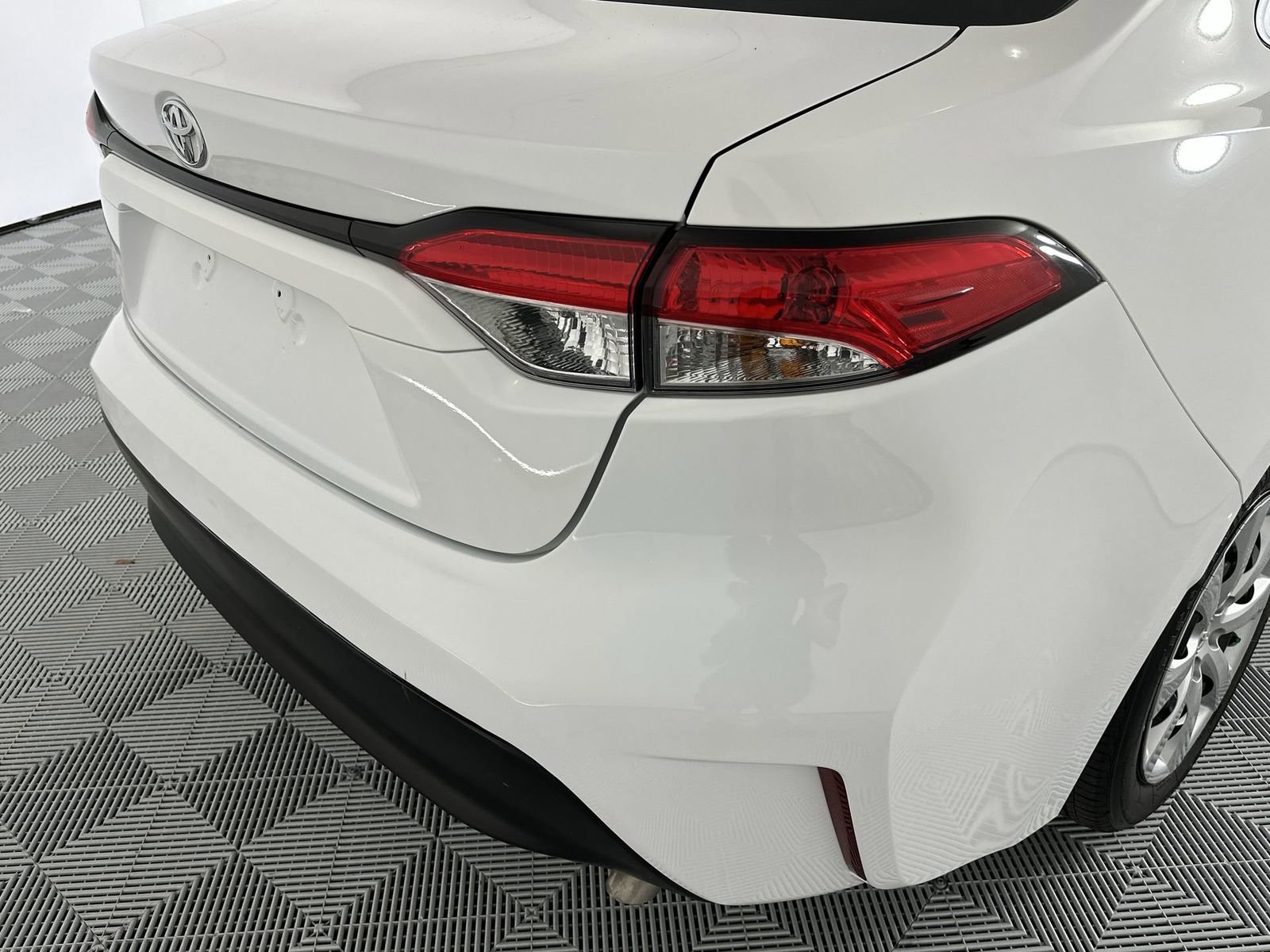 Used 2025 Toyota Corolla LE FWD image 26