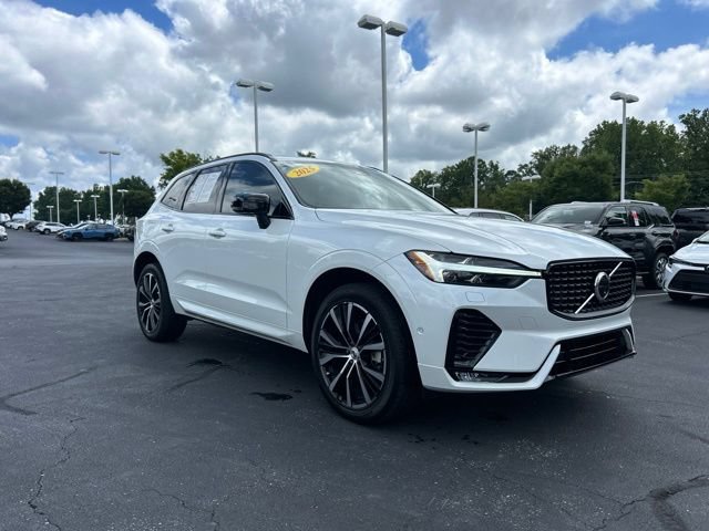 Used 2025 Volvo XC60 B5 Plus w/ Protection Package Premier AWD/4WD image 4