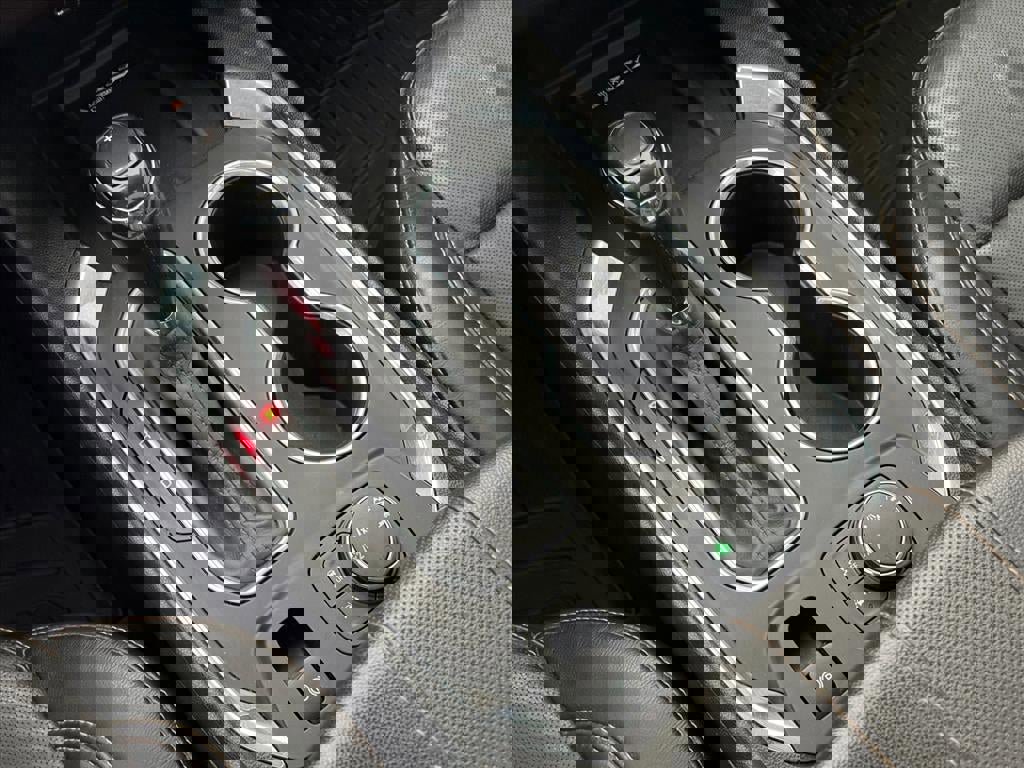 Used 2020 Chevrolet Traverse Premier w/ Redline Edition image 12