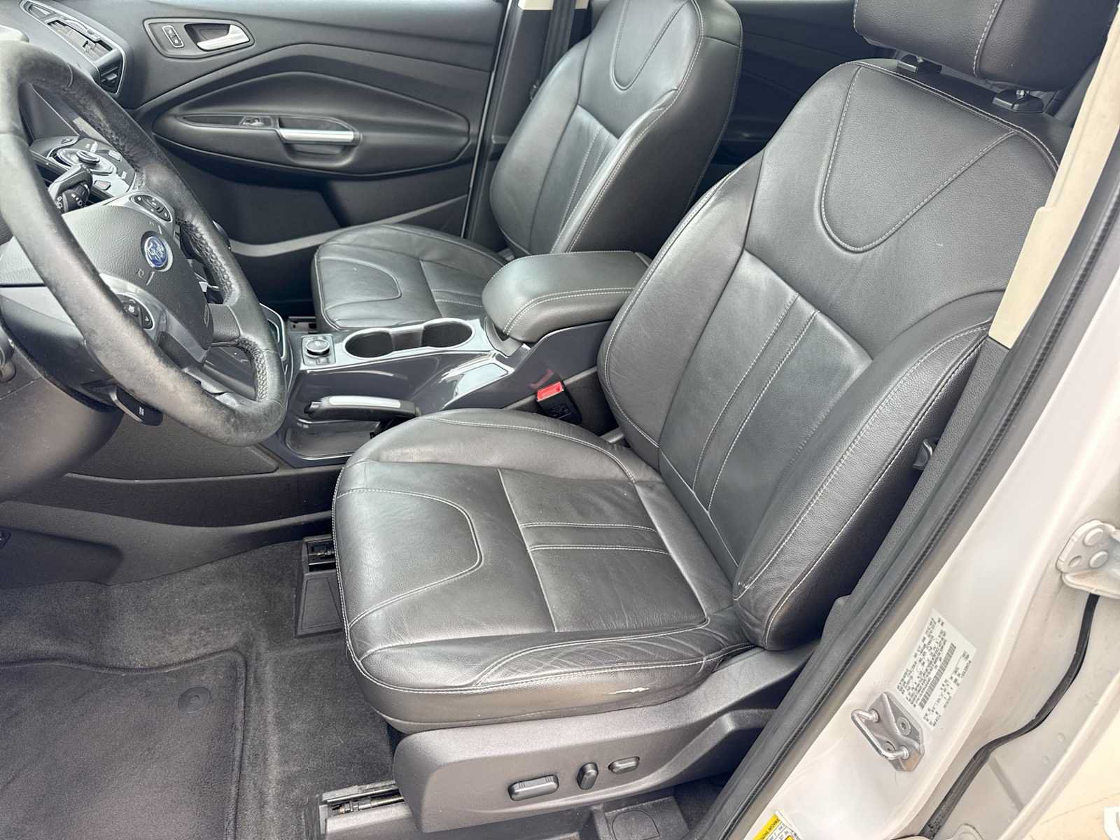 Used 2013 Ford Escape Titanium w/ Parking Technology Pkg AWD/4WD image 16