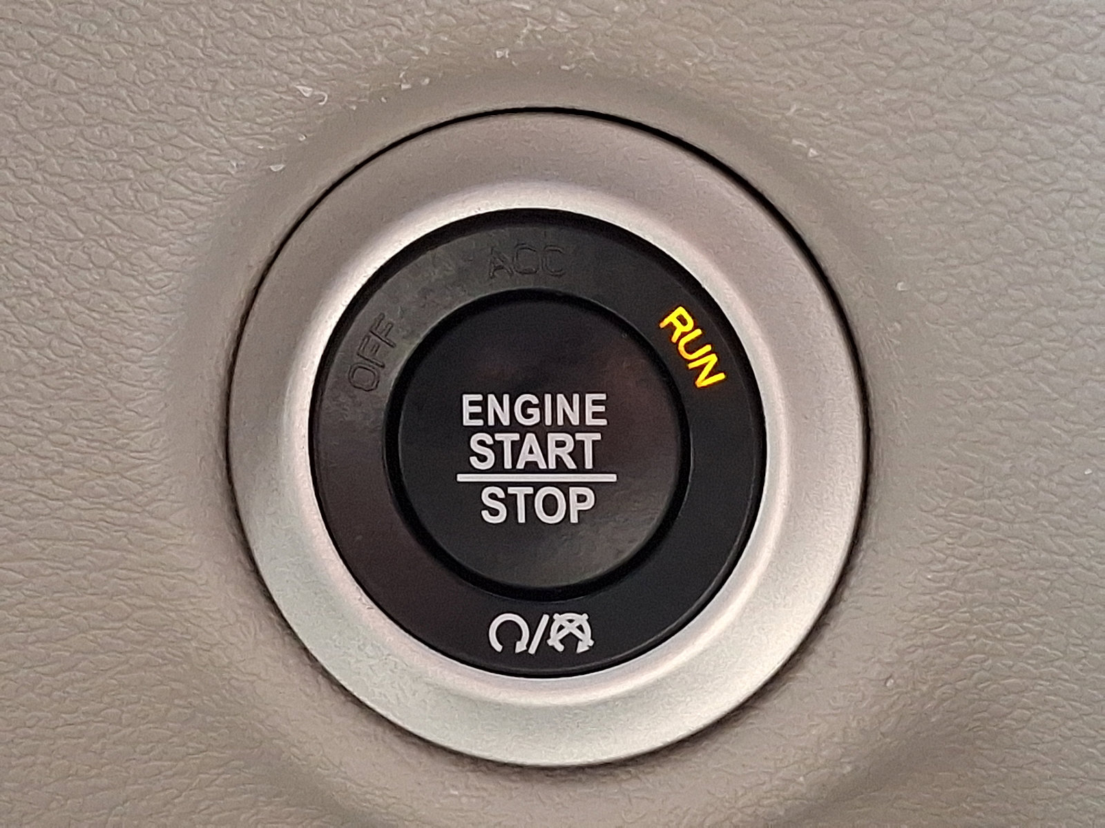 Used 2024 Chrysler Voyager LX image 22