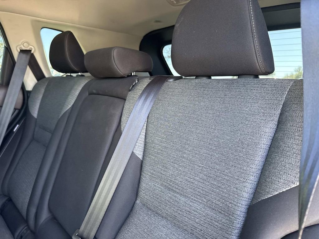 Used 2022 Nissan Rogue S image 15