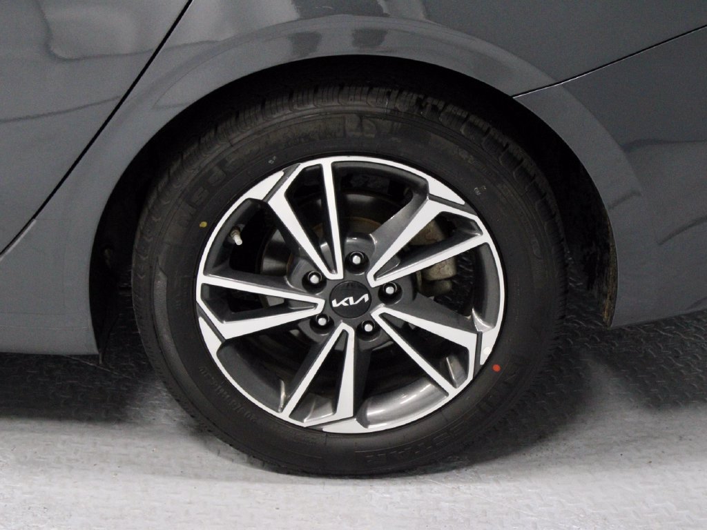 Used 2023 Kia Forte LXS FWD image 18