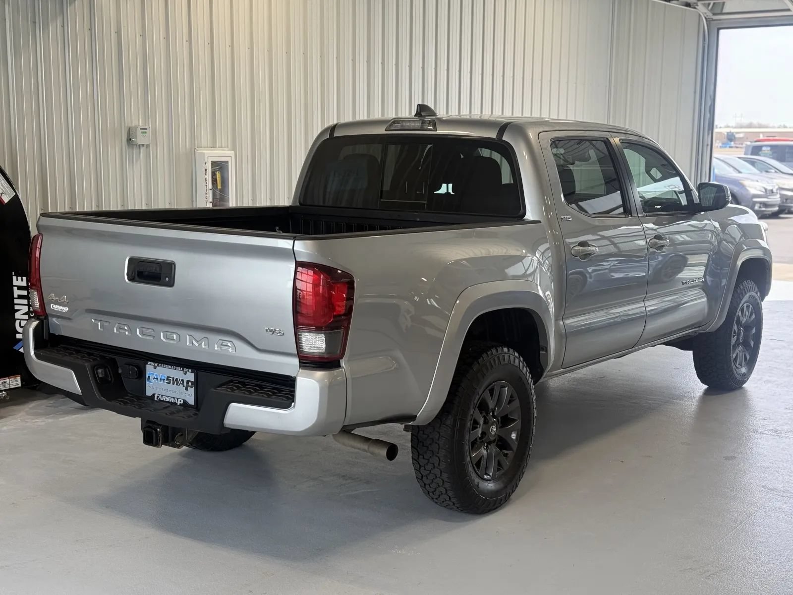 Used 2023 Toyota Tacoma SR5 w/ Technology Package AWD/4WD image 3
