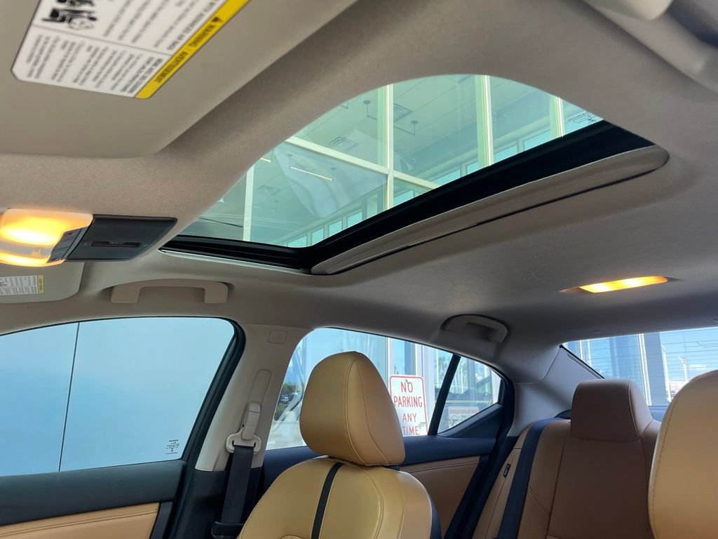 Certified 2023 Nissan Sentra SV w/ SV Premium Package FWD image 11
