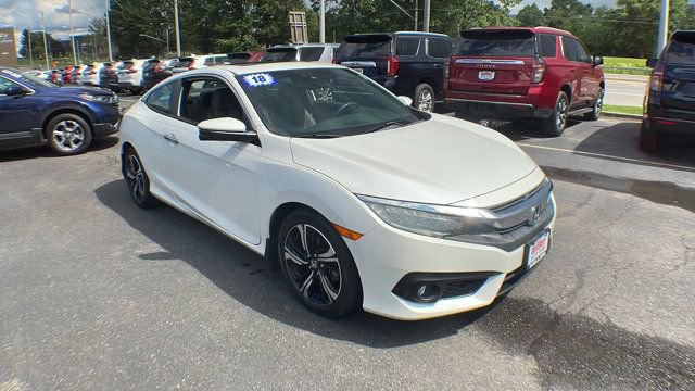 Used 2018 Honda Civic Touring image 2