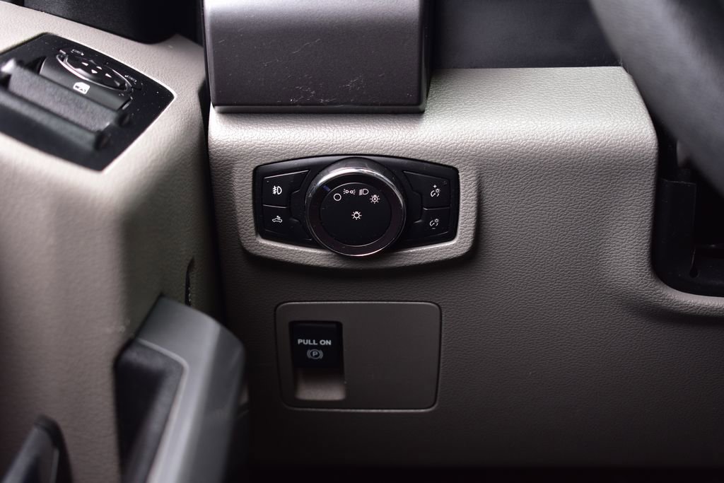 Used 2017 Ford F150 XLT image 36