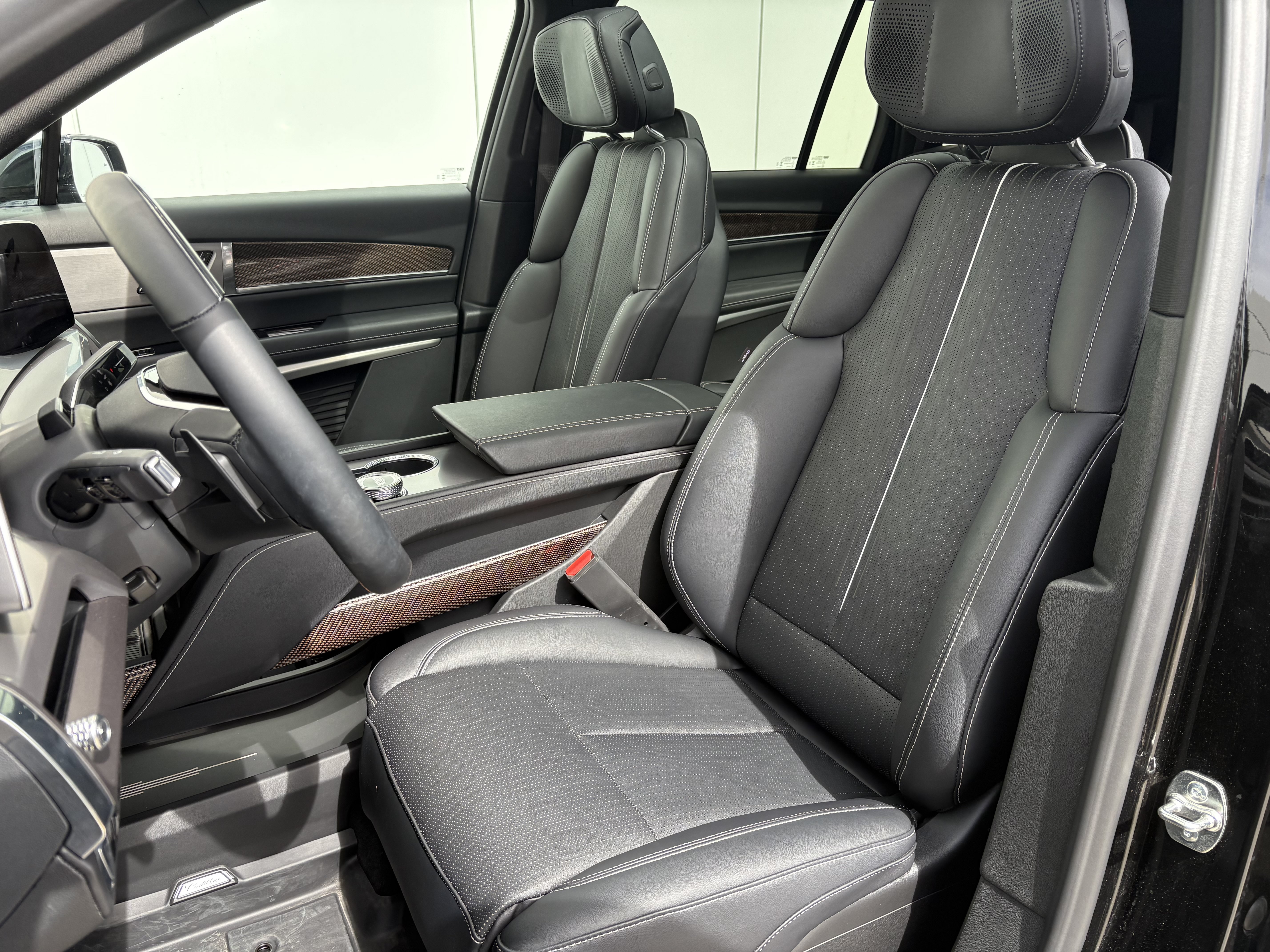 Certified 2026 Cadillac Vistiq Sport w/ LPO, Floor Liner Package AWD/4WD image 12