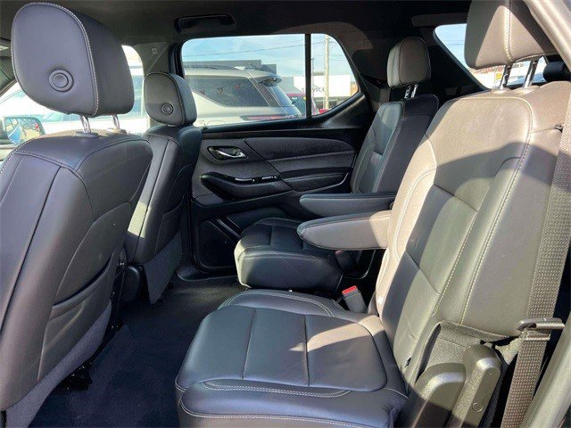 Certified 2023 Chevrolet Traverse LT w/ Rear Camera Mirror Package image 11