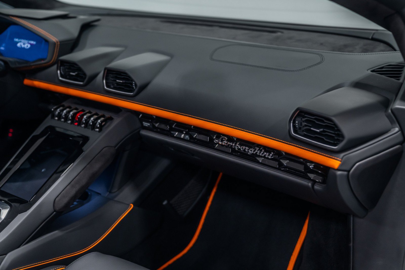 Used 2024 Lamborghini Huracan EVO AWD/4WD image 27