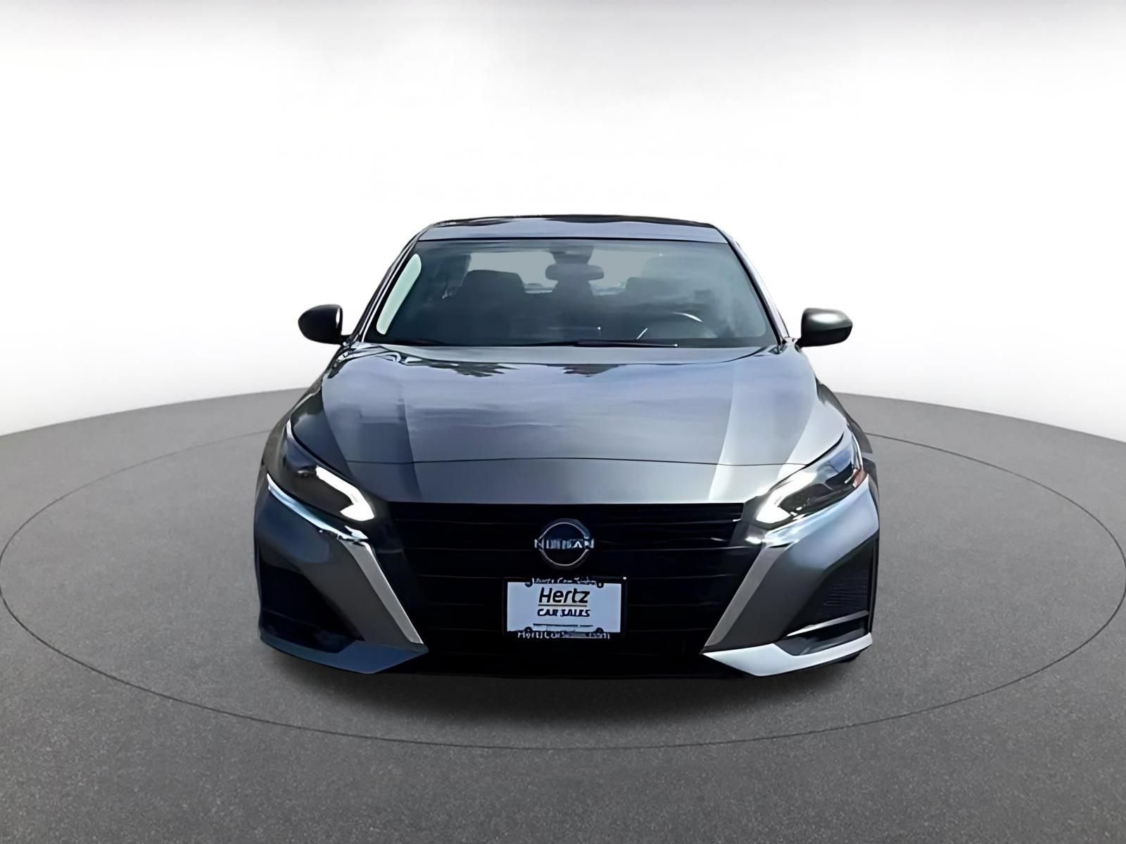 Used 2025 Nissan Altima 2.5 SV FWD image 4