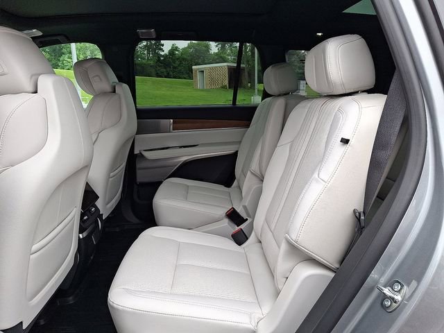 New 2026 Cadillac Vistiq Sport w/ LPO, Floor Liner Package image 5