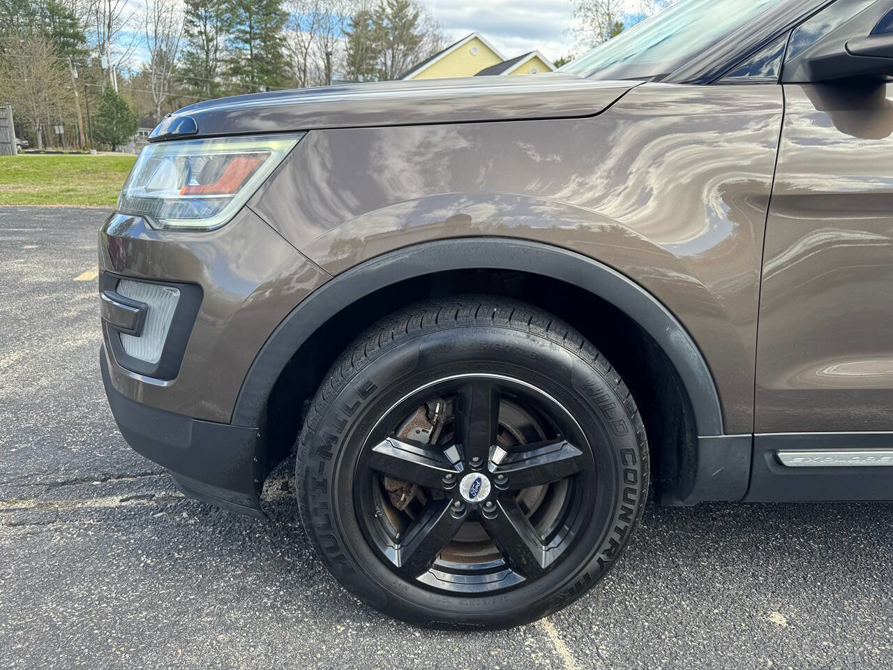 Used 2016 Ford Explorer XLT w/ Equipment Group 202A AWD/4WD image 14